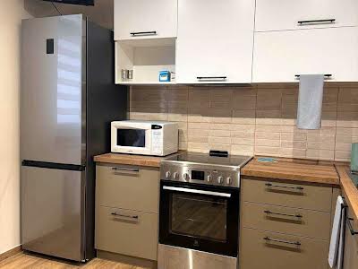 квартира за адресою Ревуцького вул., 40б