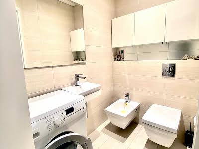квартира за адресою Верховинна вул., 35