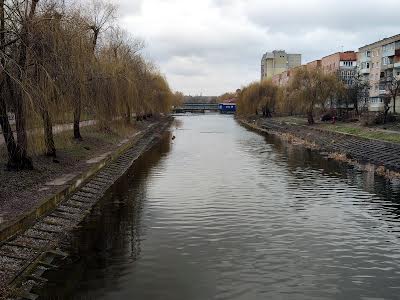 коммерческая по адресу Ровно, вул. Проспект миру, 25