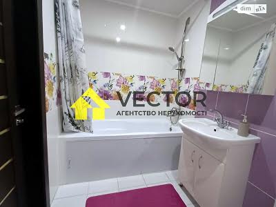 квартира за адресою Героїв України вул., 8А