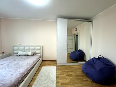квартира за адресою Драгоманова вул., 1-К