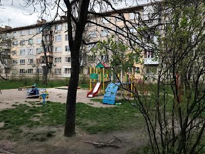 квартира по адресу Строителей ул., 19