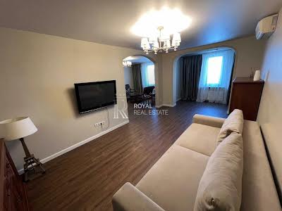 квартира за адресою Драгоманова вул., 1