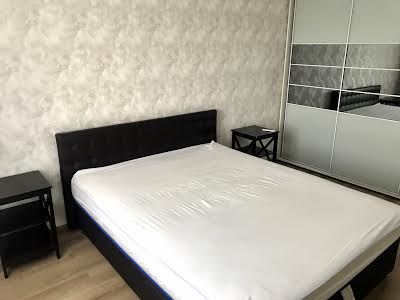 квартира за адресою Ревуцького вул., 5