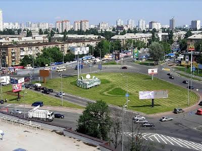 квартира по адресу Строителей ул., 19