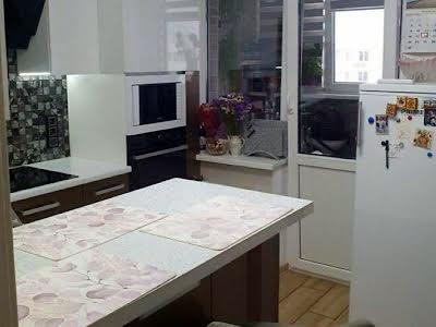 квартира за адресою Сергія Данченка вул., 32