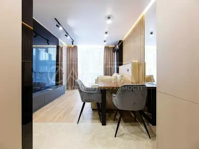 квартира за адресою Салютна вул., 2к5