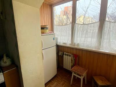 квартира по адресу Ревуцкого ул., 17б
