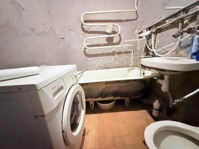 квартира за адресою Салютна вул., 22