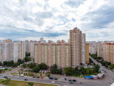 квартира за адресою Анни Ахматової вул., 32/18
