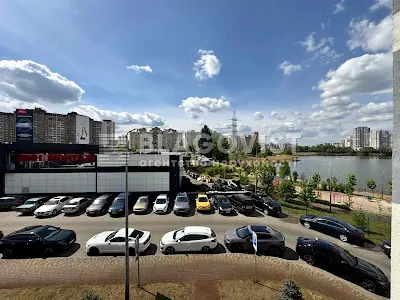 квартира за адресою Ревуцького вул., 40г