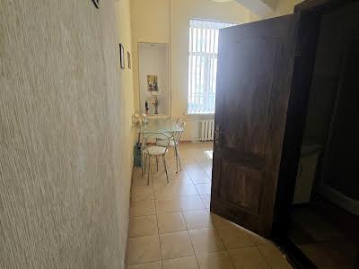 квартира за адресою Михайлівська вул., 24б