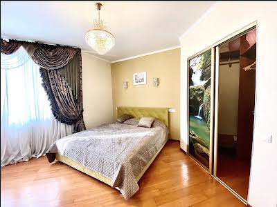квартира за адресою Дніпровська набережна вул., 25