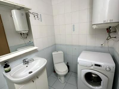 квартира за адресою Героїв просп., 19