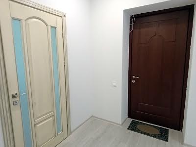 комерційна за адресою вул. Пересопницька, 170