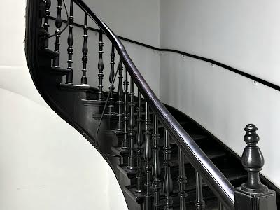 комерційна за адресою Миколи Устияновича вул., 14