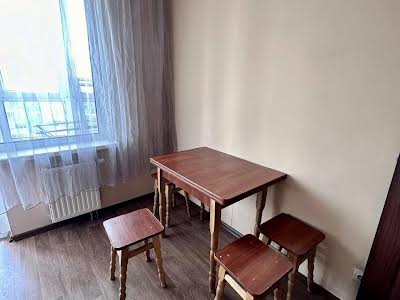 квартира за адресою Софії Русової вул., 7
