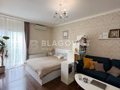 квартира за адресою Регенераторна вул., 4 к1