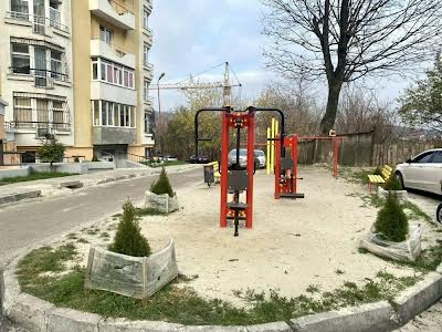 квартира за адресою Плугова вул., 2а