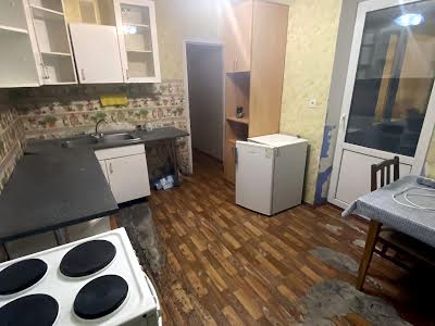 квартира за адресою Милославська вул., 12-А