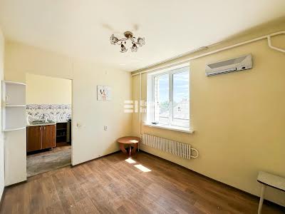 квартира за адресою Ризький пров., 44