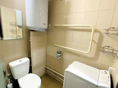квартира за адресою Анни Ахматової вул., 16-Б