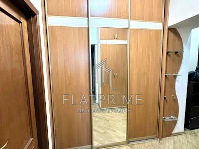 квартира за адресою Михайла Омеляновича-Павленка вул. (Суворова), 11