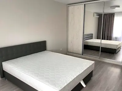 квартира по адресу Ревуцкого ул., 40-Г