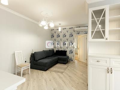 квартира за адресою Анни Ахматової вул., 22