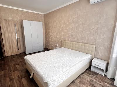 квартира по адресу Андрія Малишка ул. (Льва Толстого), 94