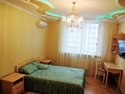 квартира за адресою Авіаконструктора Ігоря Сікорського вул. (Танкова), 1Б
