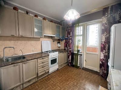 квартира за адресою Ревуцького вул., 8
