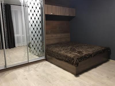 квартира за адресою Михайла Максимовича вул. (Онуфрія Трутенка), 26