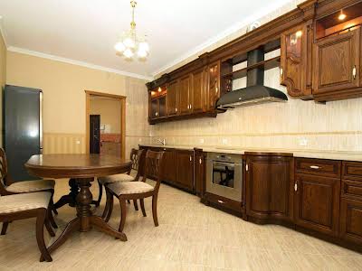 квартира за адресою Старонаводницька вул., 13