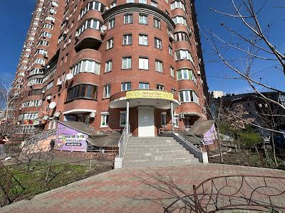 комерційна за адресою Анни Ахматової вул., 13