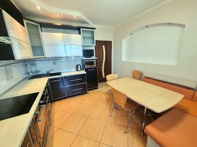 квартира за адресою Леся Курбаса просп., 5в
