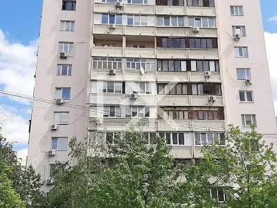 квартира за адресою Лариси Руденко вул., 21