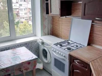 квартира за адресою Верховинна вул., 80