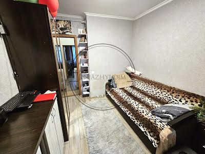 квартира за адресою Райдужна вул., 4