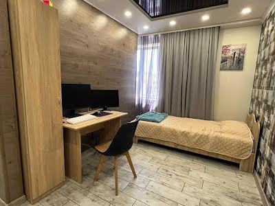 квартира за адресою Михайла Лушпи просп., 5