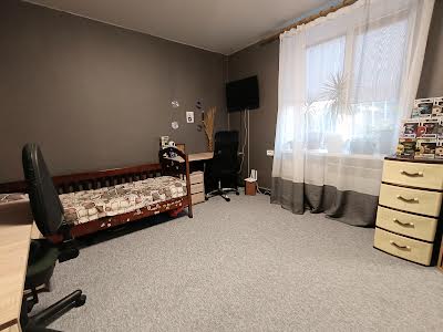 квартира за адресою Бригадна вул., 8