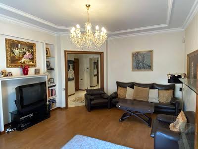 квартира за адресою Шовковична вул., 32/34