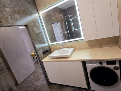квартира за адресою Королеви Єлизавети ІІ вул. (Глинки), 2К