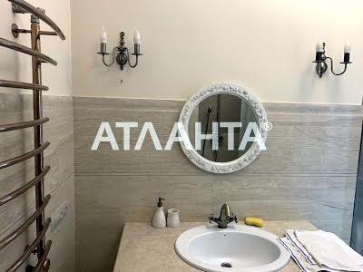 квартира за адресою Літературна вул., 1а