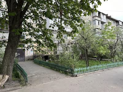 квартира за адресою Космічна вул., 5