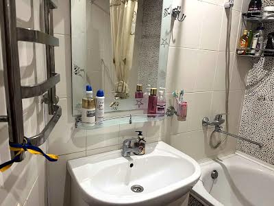 квартира за адресою Автозаводська вул., 7б