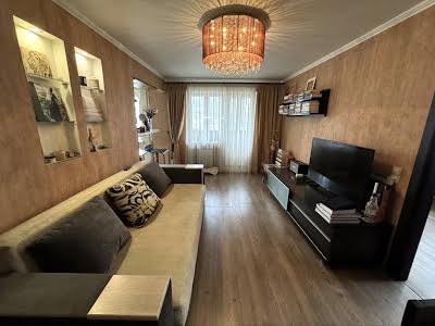 квартира за адресою Набережно-Хрещатицька вул., 35