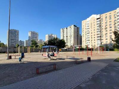 квартира по адресу Соломии Крушельницкой ул., 13