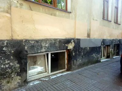 комерційна за адресою Володимира Кубійовича вул., 33