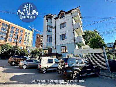 коммерческая по адресу Сторожинецкая ул., 1